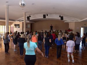 15 de junho - Curso de Extensão Cultural da Mulher - workshop de dança com Átila Marques Amaral